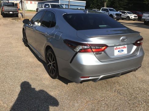 Used 2023 Toyota Camry SE FWD image 13