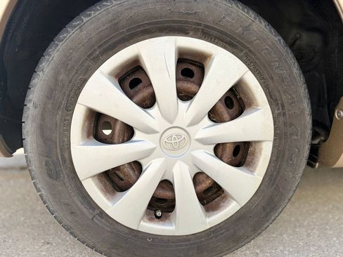 Used 2011 Toyota Corolla LE FWD image 11