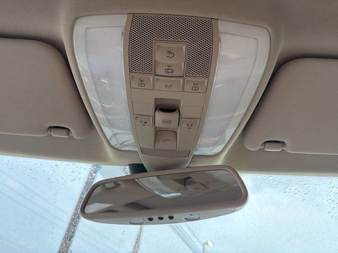 Used 2013 Mercedes-Benz C 250 Sedan image 38