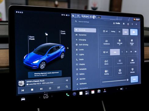 Used 2021 Tesla Model Y Long Range AWD/4WD image 28