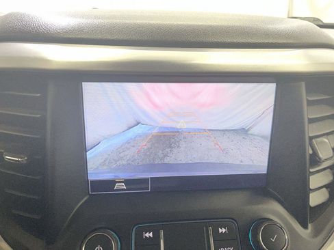 Used 2021 GMC Acadia SLE w/ Driver Convenience Package image 17