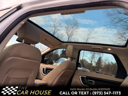 Used 2017 Land Rover Discovery Sport HSE image 13