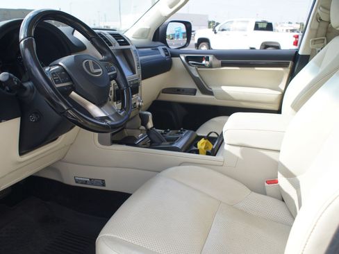 Used 2021 Lexus GX 460 Luxury w/ Sport Design Package AWD/4WD image 15