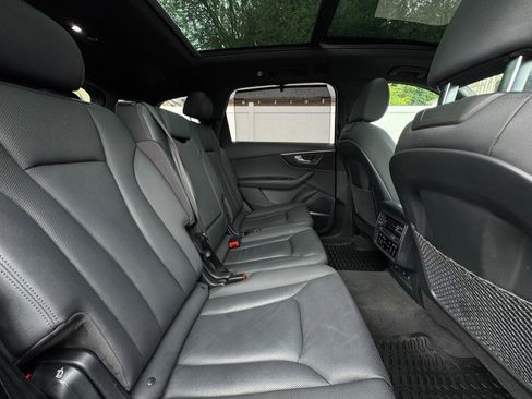 Used 2021 Audi Q7 3.0T Prestige w/ Prestige Package AWD/4WD image 35