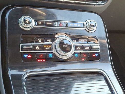 Used 2022 Lincoln Nautilus Reserve image 18