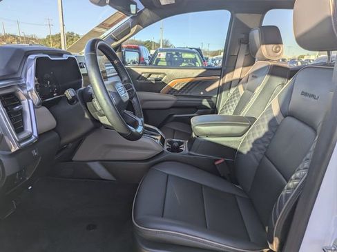 Used 2024 GMC Canyon Denali image 27