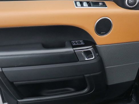 Used 2020 Land Rover Range Rover Sport HSE Dynamic image 10
