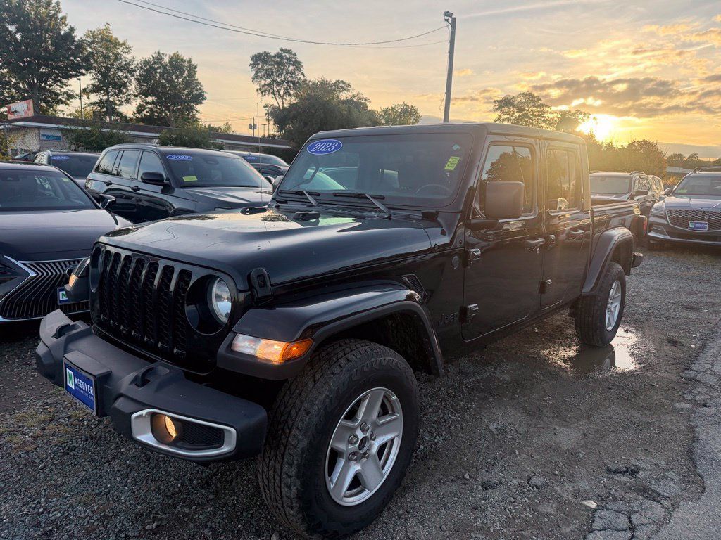Used 2023 Jeep Gladiator Sport AWD/4WD image 26