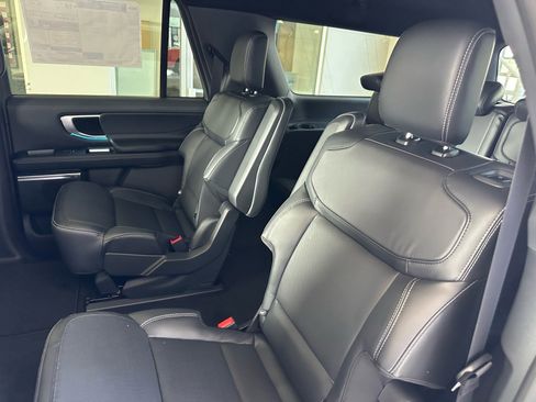 New 2026 Ford Expedition Max Platinum image 23