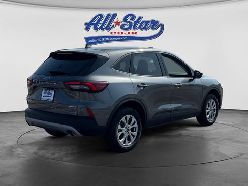Used 2025 Ford Escape Active AWD/4WD image 5