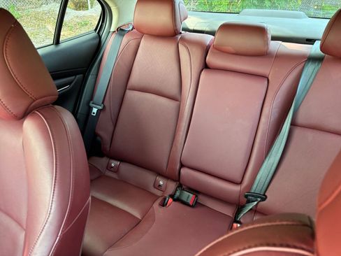 Used 2025 MAZDA MAZDA3 s image 39