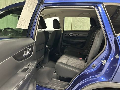 Used 2018 Nissan Rogue SV image 41