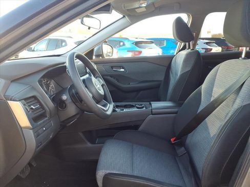 Used 2023 Nissan Rogue SV image 11