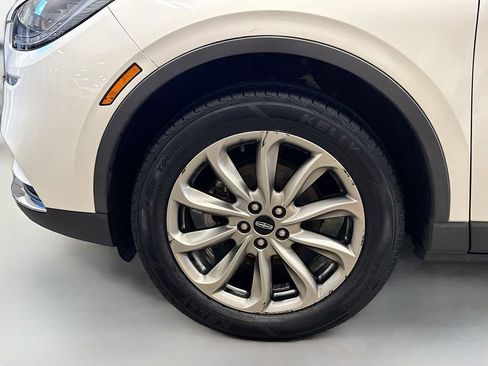 Used 2022 Lincoln Corsair AWD w/ Premium Package image 22