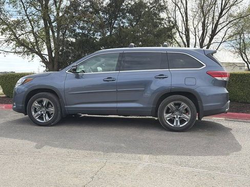 Used 2019 Toyota Highlander Limited Platinum image 9