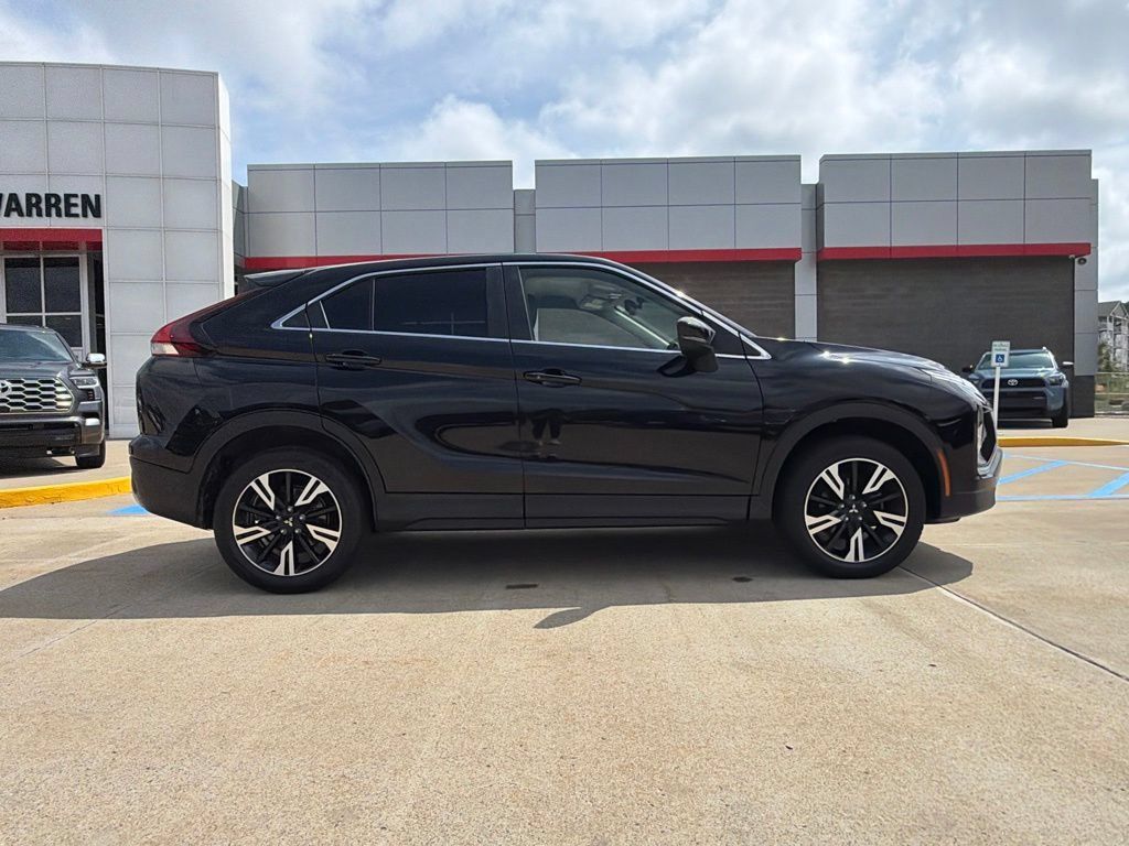 Used 2024 Mitsubishi Eclipse Cross AWD image 3