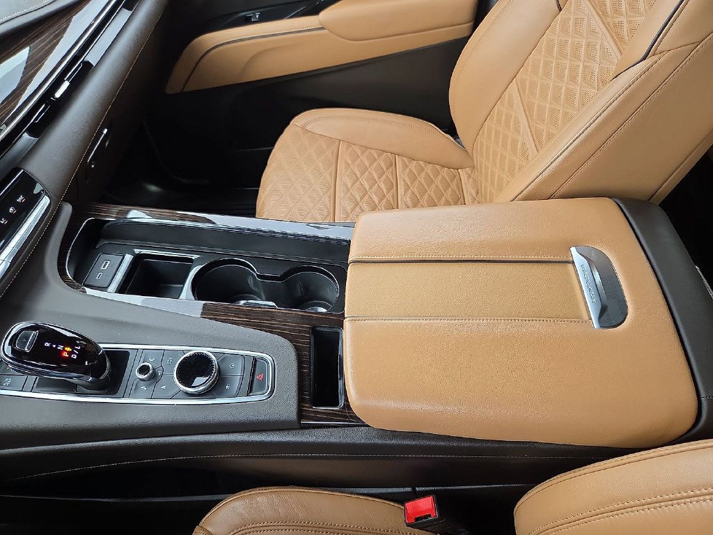 Used 2022 Cadillac Escalade Premium Luxury AWD/4WD image 22