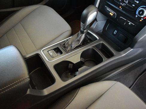 Used 2019 Ford Escape S image 24