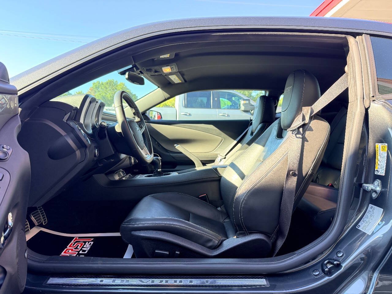 Used 2015 Chevrolet Camaro SS w/ SS Performance Package RWD image 19