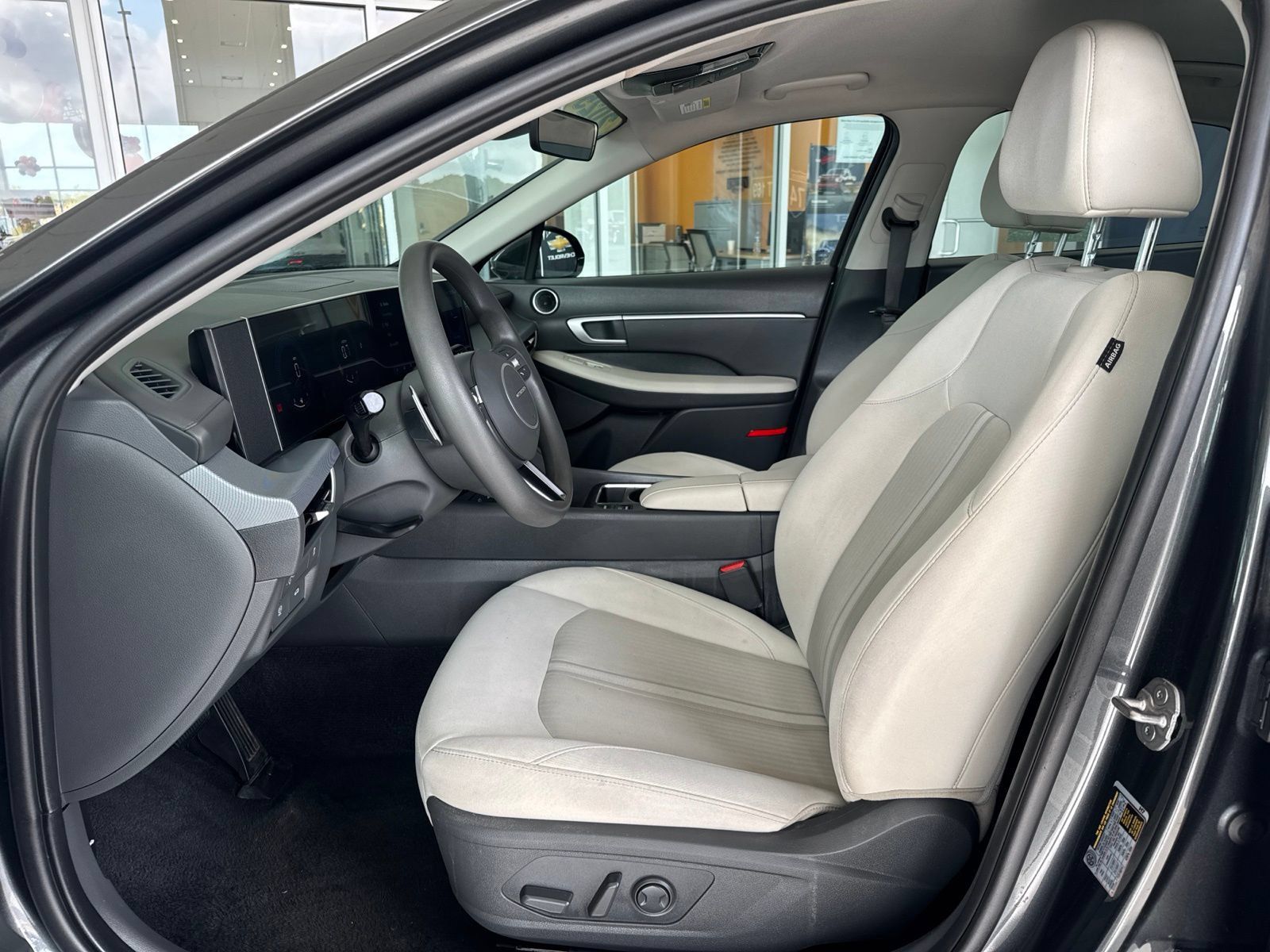 Used 2025 Hyundai Sonata SEL FWD image 17