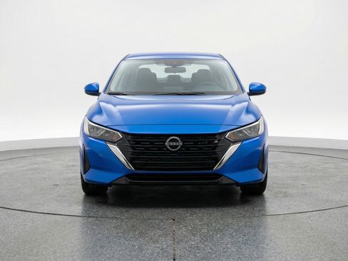 Used 2025 Nissan Sentra SV image 2