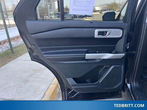 Certified 2022 Ford Explorer Limited w/ Equipment Group 301A image 18