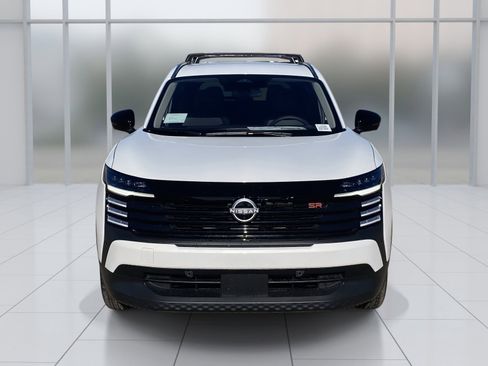 New 2026 Nissan Kicks SR w/ Cold Weather Package image 9