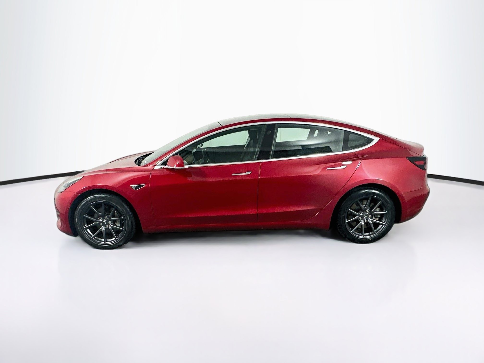 Used 2018 Tesla Model 3 Long Range RWD image 4