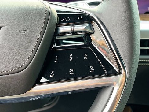 New 2026 Cadillac Escalade Platinum Sport w/ LPO, ONYX Package AWD/4WD image 17