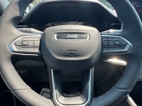 Used 2023 Jeep Compass Latitude w/ Convenience Group AWD/4WD image 25