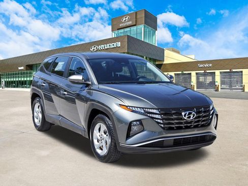 Used 2023 Hyundai Tucson SE image 3