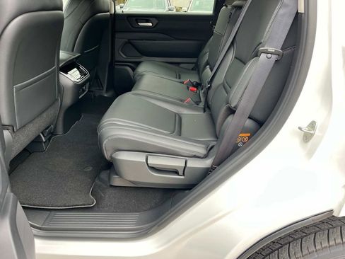 New 2026 Nissan Armada SV image 23