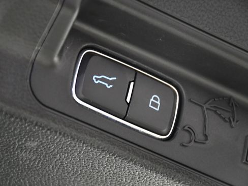 Used 2023 Ford Explorer XLT image 51