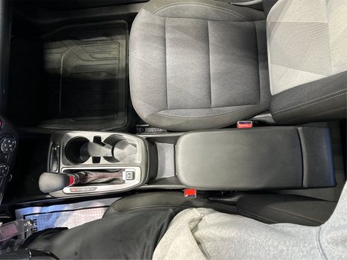 Used 2024 Chevrolet Trax RS w/ Sunroof Package image 15