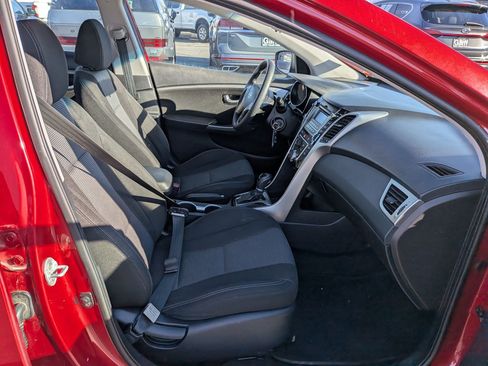 Used 2017 Hyundai Elantra GT image 29