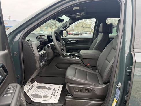 Used 2025 Chevrolet Tahoe Z71 w/ Z71 Off-Road Package image 9