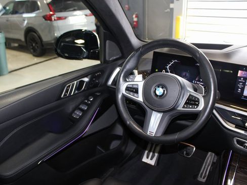 Used 2024 BMW X7 xDrive40i w/ M Sport Package image 30