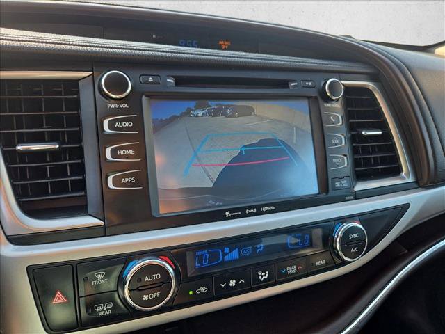 Used 2016 Toyota Highlander XLE FWD image 12