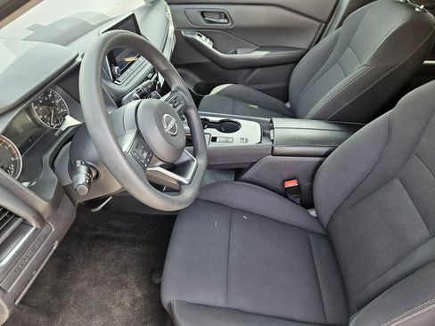 Used 2024 Nissan Rogue S FWD image 9