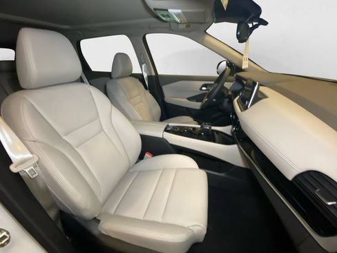 Used 2023 Nissan Rogue SL AWD/4WD image 16