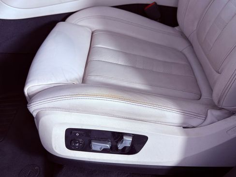 Used 2019 BMW X5 xDrive50i w/ M Sport Package image 12