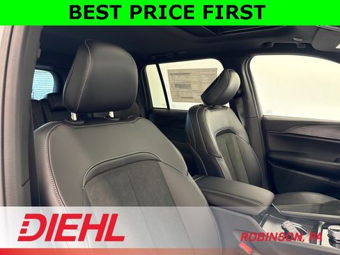 New 2025 Jeep Grand Cherokee Altitude w/ Trailer Tow Package image 14