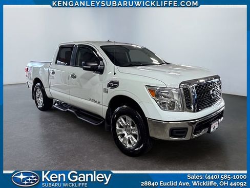 Used 2017 Nissan Titan SV AWD/4WD image 7