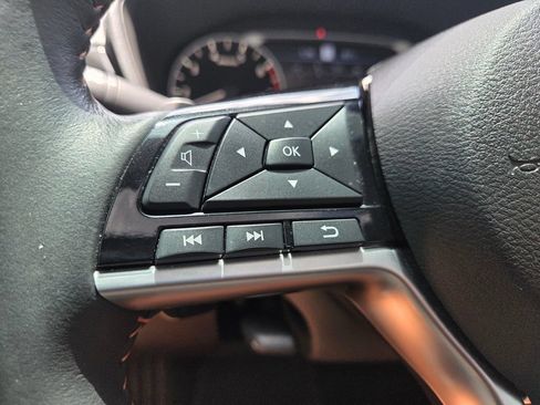Used 2024 Nissan Altima 2.0 SR FWD image 13