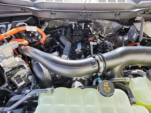 New 2025 Ford F150 XLT w/ Equipment Group 303A High image 17