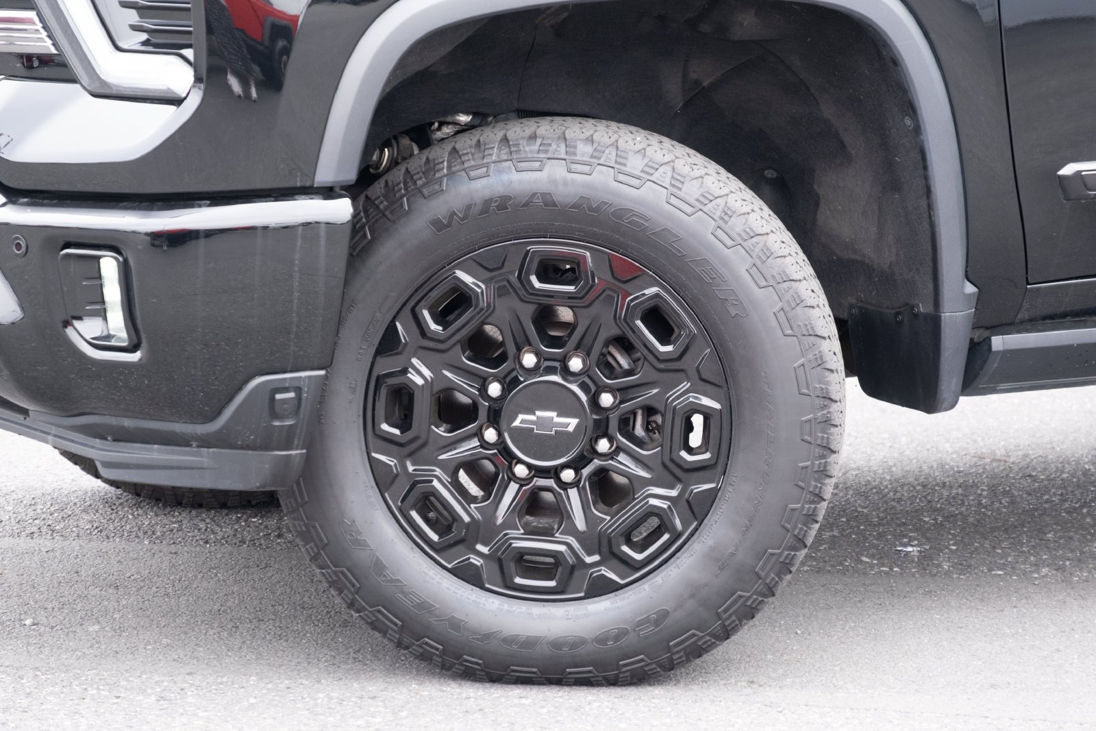 Used 2024 Chevrolet Silverado 3500 High Country w/ High Country Premium Package AWD/4WD image 26