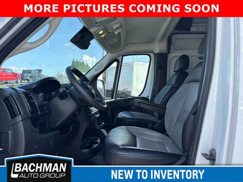 Used 2024 RAM ProMaster 2500 w/ Convenience Group FWD image 10