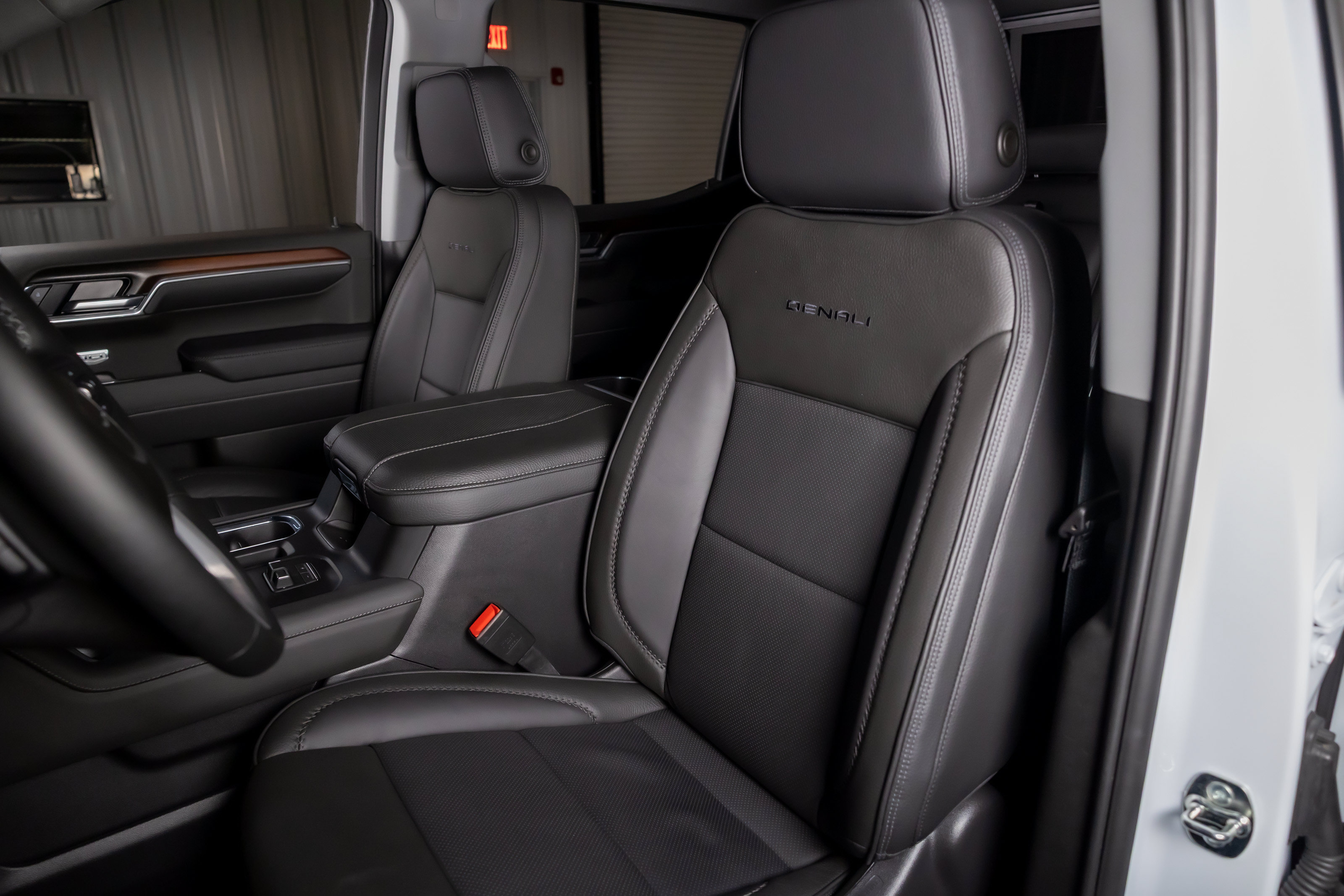 Used 2026 GMC Sierra 1500 Denali AWD/4WD image 5