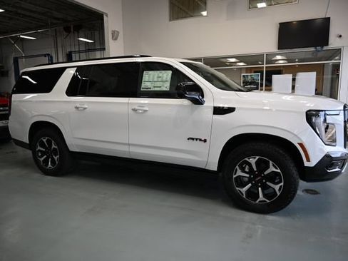 New 2026 GMC Yukon XL AT4 w/ AT4 Premium Plus Package AWD/4WD image 4