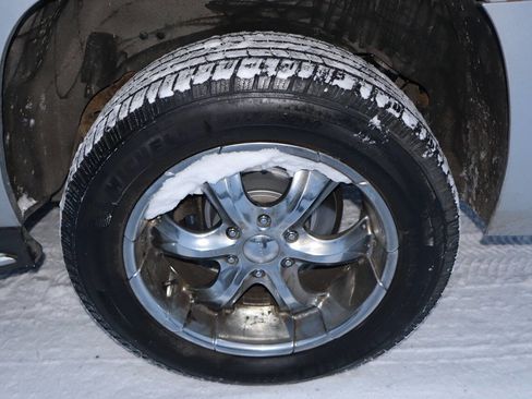 Used 2015 Chevrolet Suburban LTZ image 23